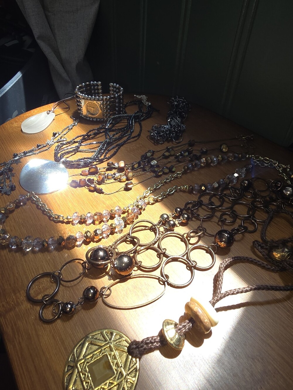 Womens Brown Toned Jewelry Set